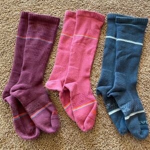 Bombas size medium compression stockings. 15-20 mm/hg. Worn each ONCE